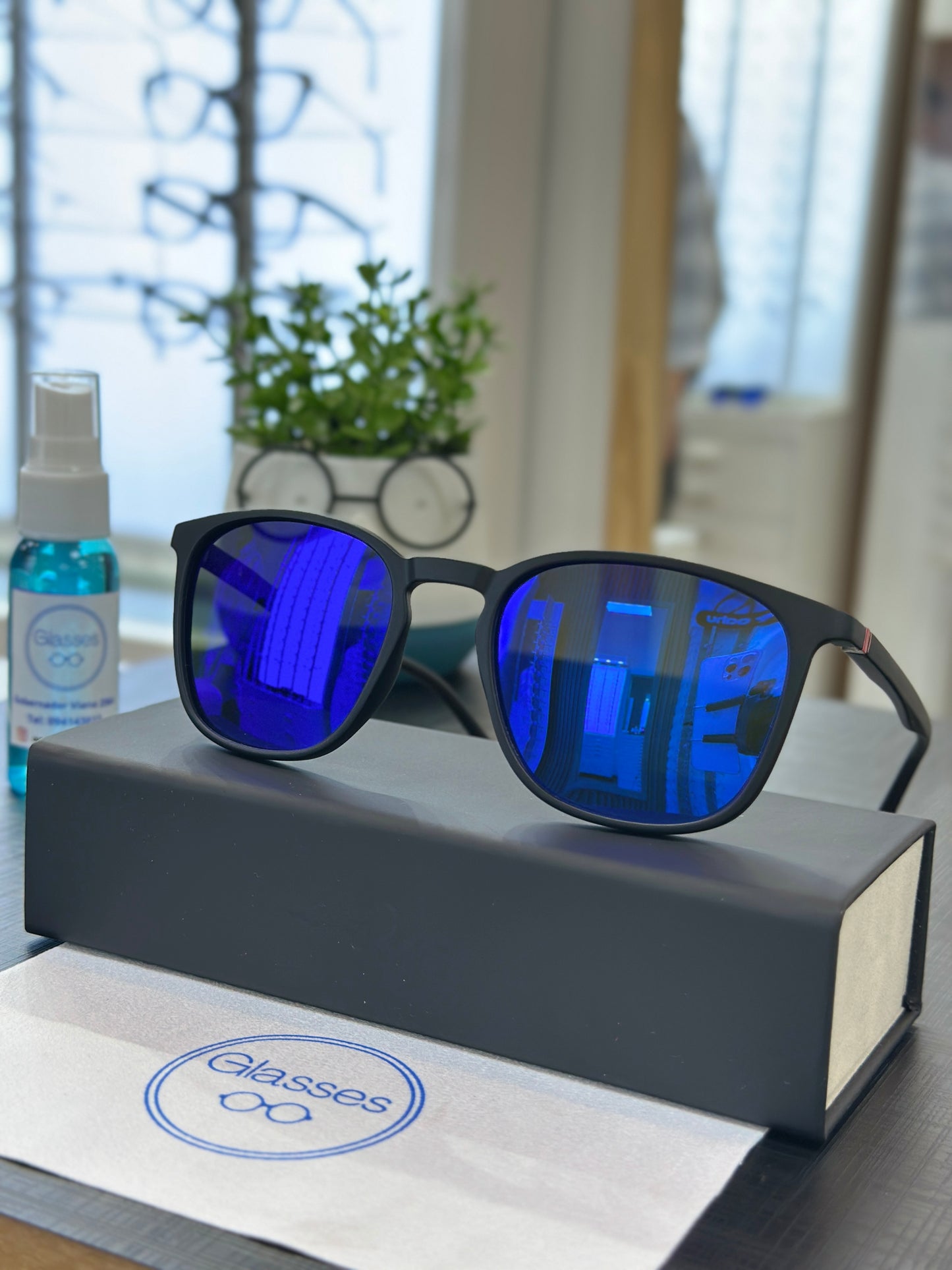 Glasses modelo PL493C4 espejado azul